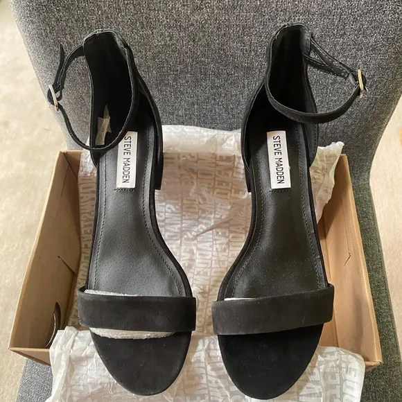 STEVE MADDEN Black Suede Block Heel Sandals 8 Wide
