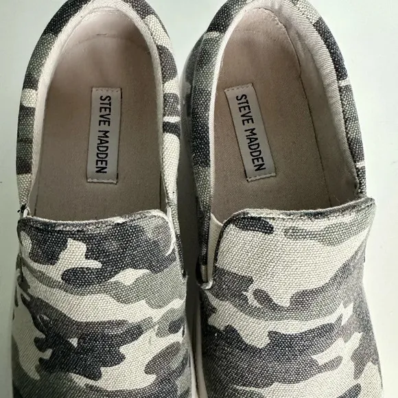 Steve Madden Gills-C Green Camo Slip-on Sneaker Size 7.5