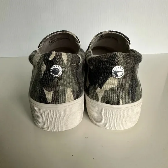 Steve Madden Gills-C Green Camo Slip-on Sneaker Size 7.5