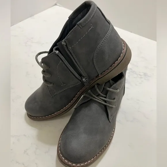 Steve Madden Gray Chukka Boots Suede Casual