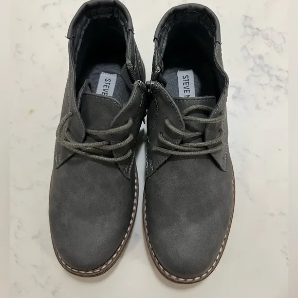 Steve Madden Gray Chukka Boots Suede Casual