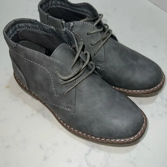 Steve Madden Gray Chukka Boots Suede Casual