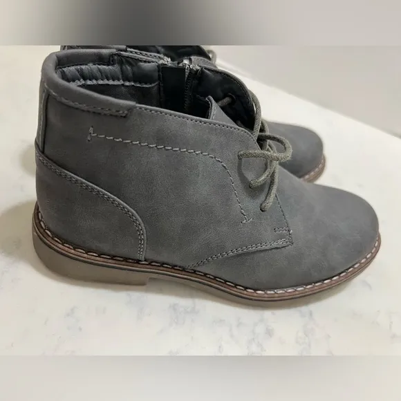 Steve Madden Gray Chukka Boots Suede Casual