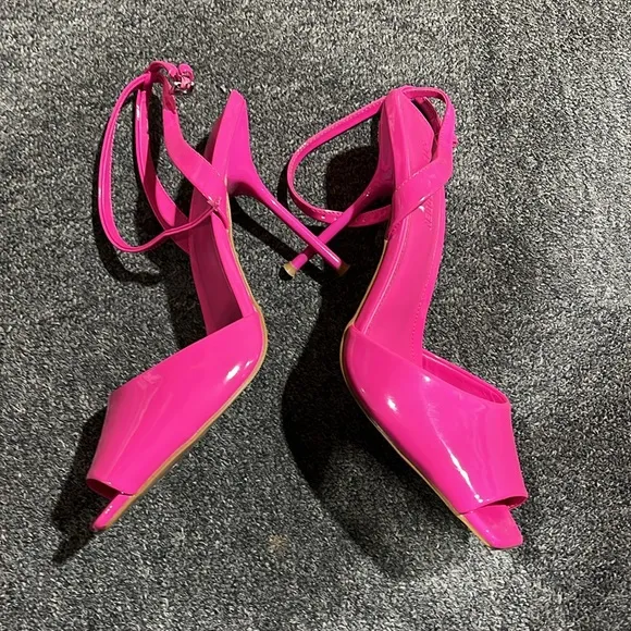 Steve Madden Hot Pink Stylish Pink Women's Sandals
