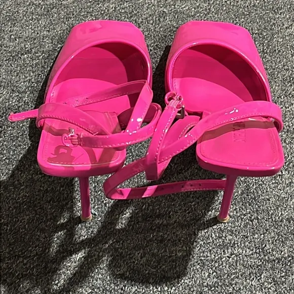 Steve Madden Hot Pink Stylish Pink Women's Sandals
