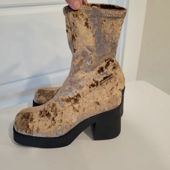 Steve Madden Klayton Brown Crushed Velvet Platform  Ankle Sock Boots SZ 10 NWT