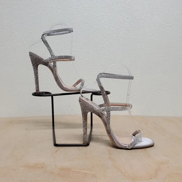 Steve Madden Nectur Silver Strappy Heel Sandals Size 6.5
