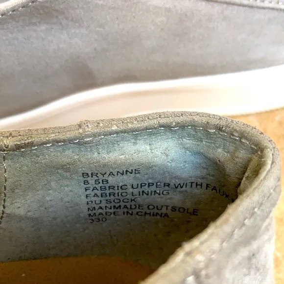 STEVE MADDEN size 8.5 gray slip on sneakers/loafers