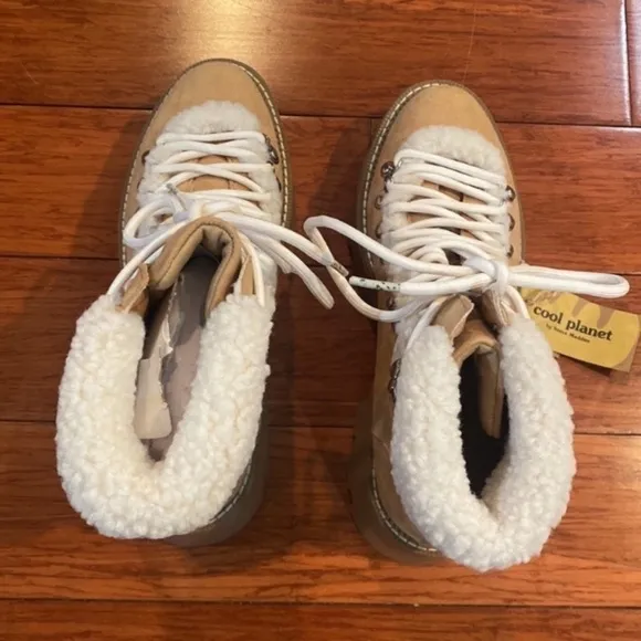 Steve Madden Tan Woman's Hiker Boots