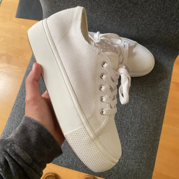 STEVE MADDEN White Canvas Platform Sneakers