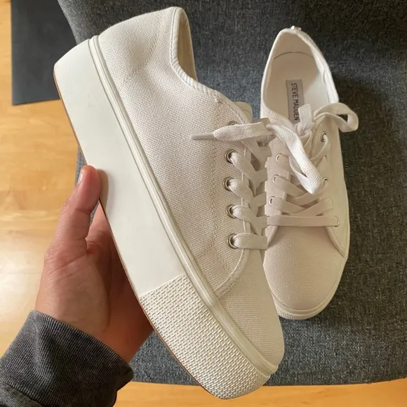 STEVE MADDEN White Canvas Platform Sneakers