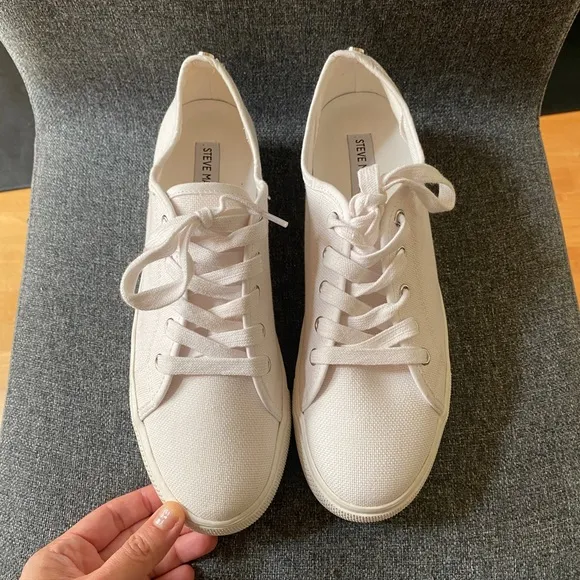 STEVE MADDEN White Canvas Platform Sneakers