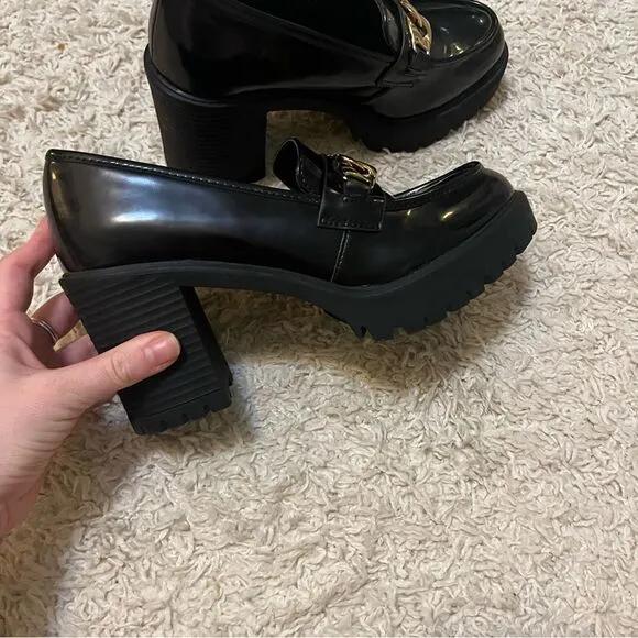 Steve Madden Women's Black and Gold Nakos Loafers size 8.5