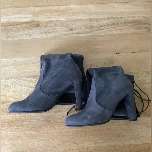 Stewart Weismann - NWOT highland over the knee boots Sz 10