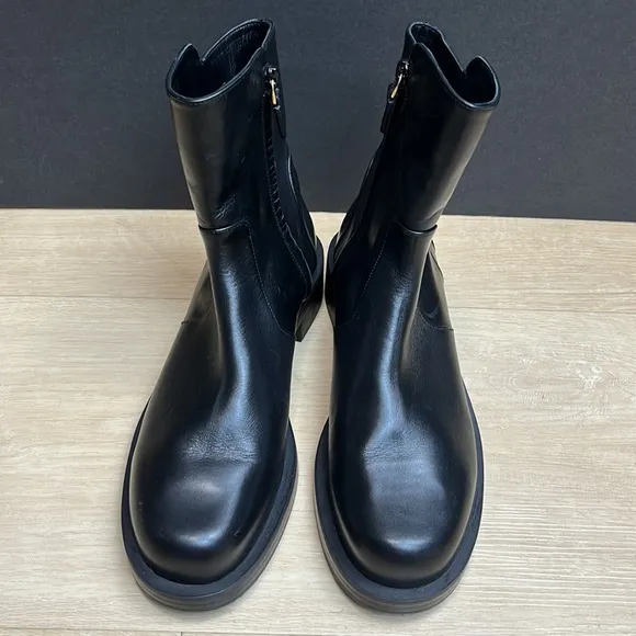 Stuart Weitzman 5050 Bold Ankle Boots Calfskin Black Size 8 US
