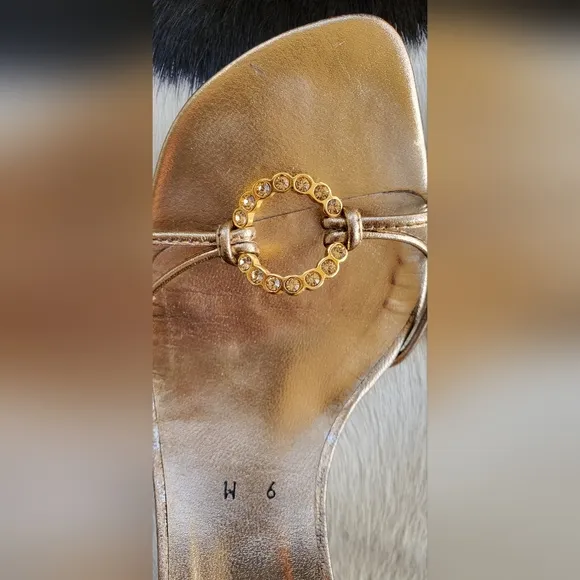 STUART WEITZMAN AUTH $299 Women Gold Leather Ice Rink Open Toe Sandals Sz 9