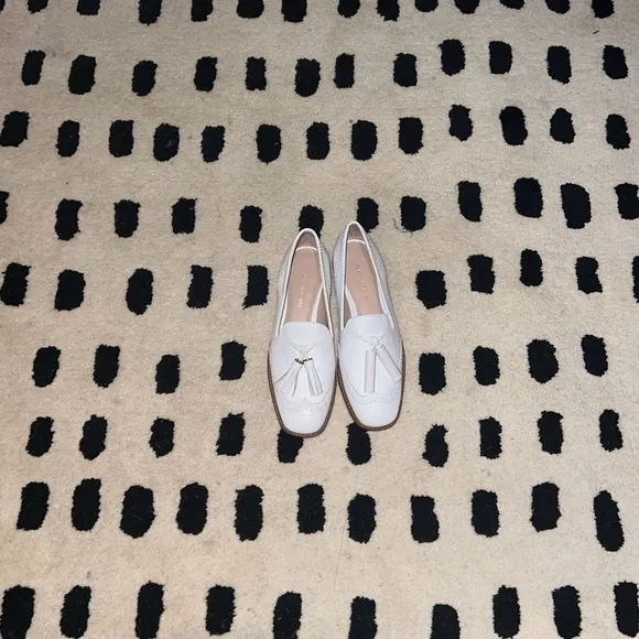 Stuart Weitzman Boything Tassle Leather Loafers size 5.5