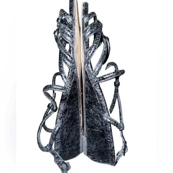 Stuart weitzman crinkle black leather gladiator strappy sandals