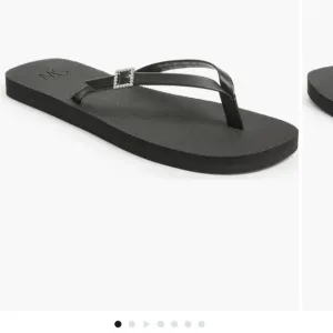 Stuart Weitzman Crystal Thong Flatform Sandals.