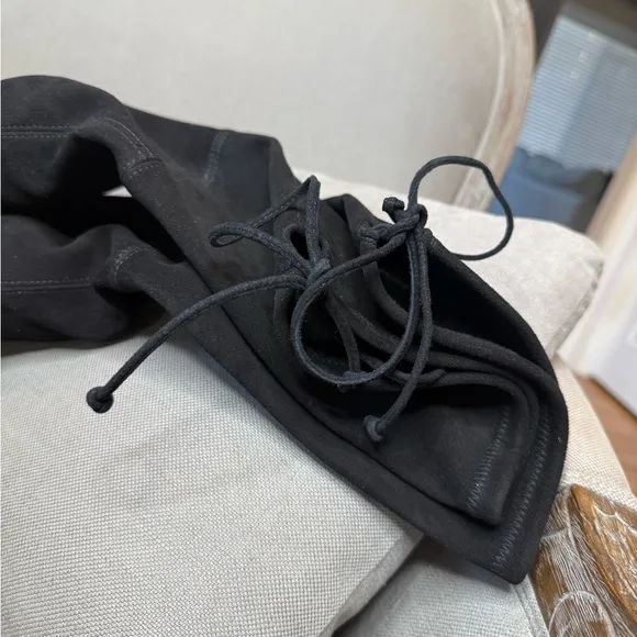 Stuart Weitzman LOWLAND | Stretch Suede/Black | Size 9M