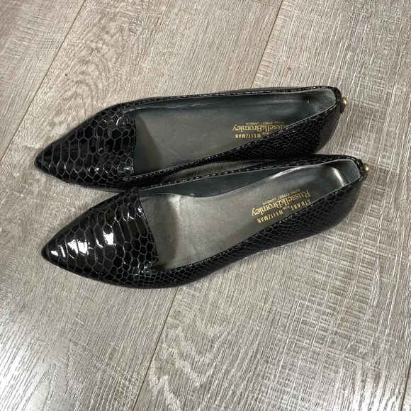 STUART WEITZMAN Made In Spain Slip On Pointy Toe Loafers Snakeskin Size 7