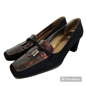 Stuart Weitzman Size 9 Black Suede and Tortoise Loafer Tassels 2.5 inch heel