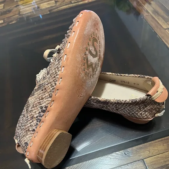Stuart  Weitzman Snakeskin Leather Loafer Made in Spain Size 8.5