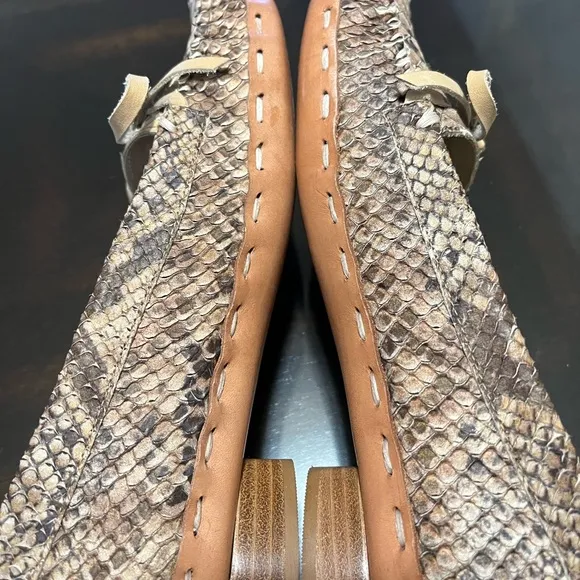 Stuart  Weitzman Snakeskin Leather Loafer Made in Spain Size 8.5