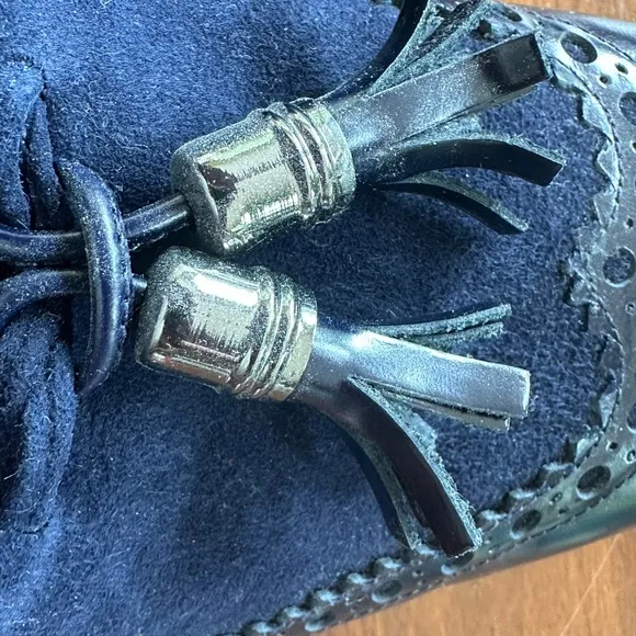 Stuart Weitzman women's blue suede and leather wingtip loafers size 8.5 NWOB.