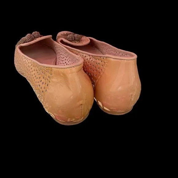 Stuart Weitzman Tan Perforated Loafers with Tassels size 8 SS