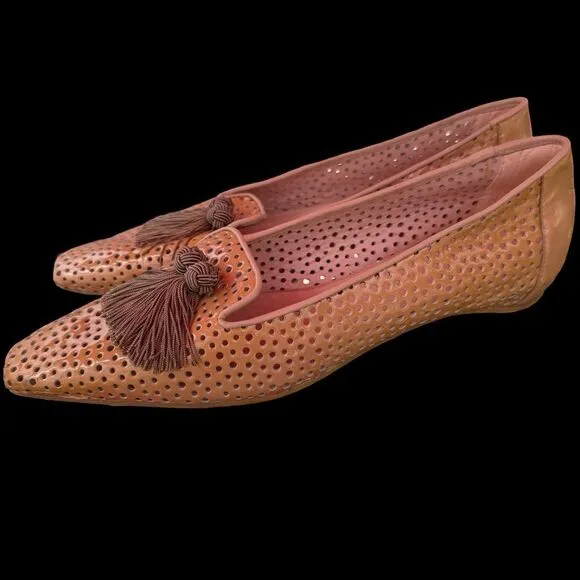 Stuart Weitzman Tan Perforated Loafers with Tassels size 8 SS