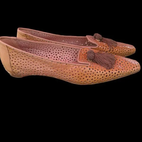 Stuart Weitzman Tan Perforated Loafers with Tassels size 8 SS