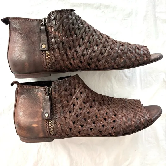 Sundance brown Woven Leather Sandals Asheville bohoSZ 9 NWOT has sticker on sole