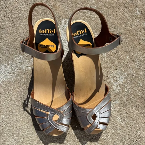 Swedish Hasbeens Silver Platform Strappy Clog Sandals Size 40 EUR/ 10 US