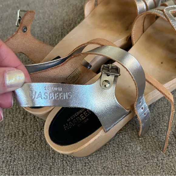 Swedish Hasbeens Silver Strappy Sandals with Ankle Strap Sz 9