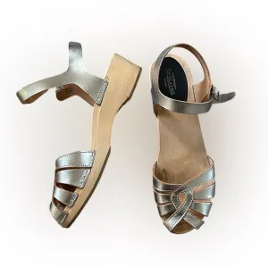 Swedish Hasbeens Silver Strappy Sandals with Ankle Strap Sz 9