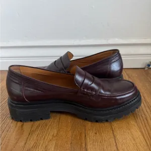 Sézane Albane Loafers in Glossy Burgundy