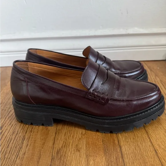 Sézane Albane Loafers in Glossy Burgundy