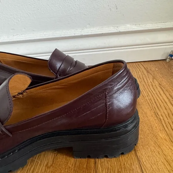Sézane Albane Loafers in Glossy Burgundy