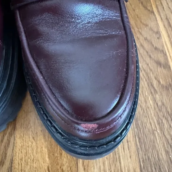 Sézane Albane Loafers in Glossy Burgundy