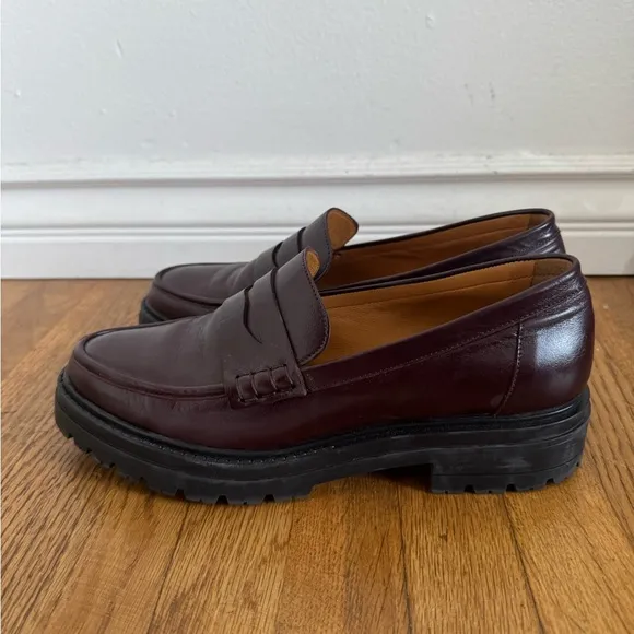 Sézane Albane Loafers in Glossy Burgundy