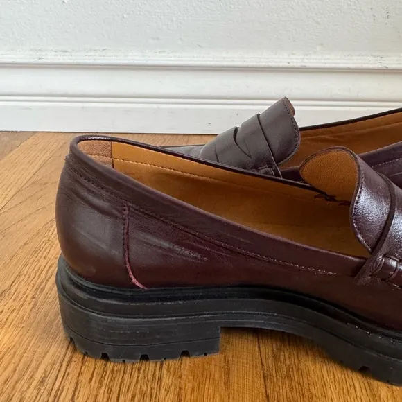 Sézane Albane Loafers in Glossy Burgundy