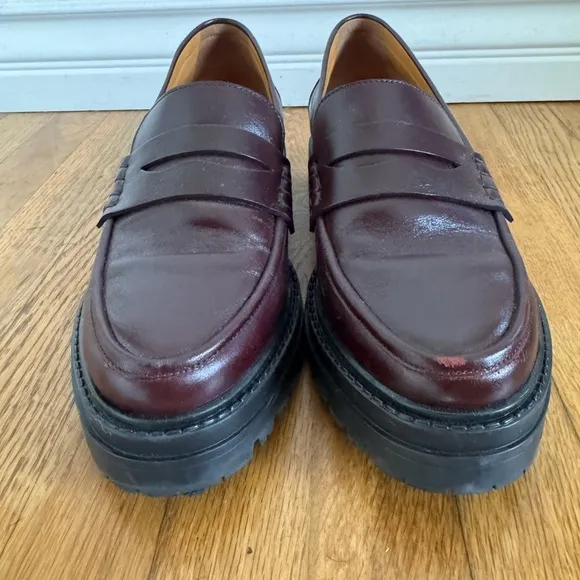 Sézane Albane Loafers in Glossy Burgundy
