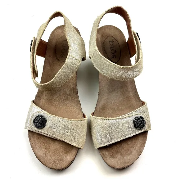 Taos Festival Beige Metallic Fleck Comfort Wedge Sandals size 6.5