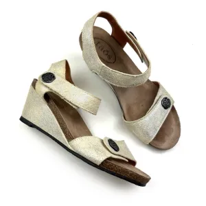 Taos Festival Beige Metallic Fleck Comfort Wedge Sandals size 6.5
