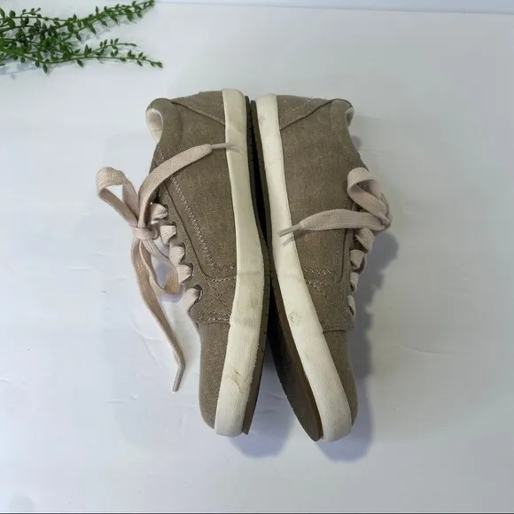 Taos Footwear Khaki Wash Canvas Star Sneakers Size 6-6.5M Lace Up Comfort Shoe