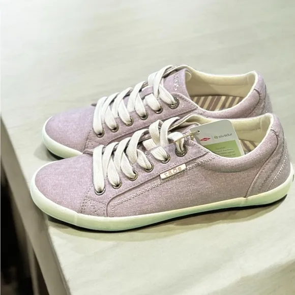 Taos Footwear Star Sneakers Size 7. New