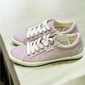 Taos Footwear Star Sneakers Size 7. New