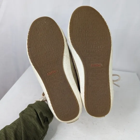 Taos Footwear Star Tan Beige Canvas Sneakers