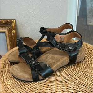 Taos Universal Black Leather Sandals Slingback Strappy